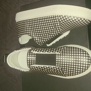 Pierre Hardy Slip Ons. Size: us 2 Europe:33